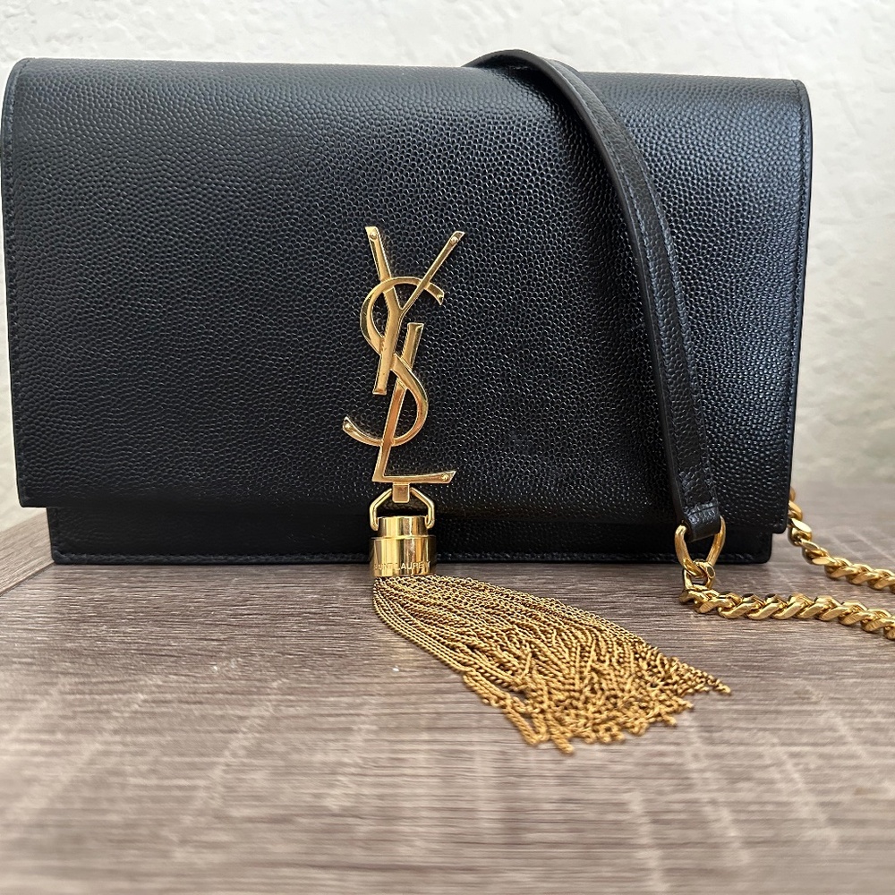 KATE CHAIN WALLET IN GRAIN DE POUDRE LEATHER